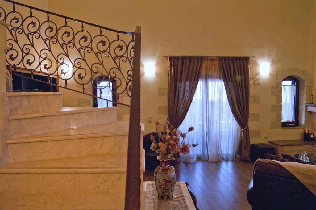 Giovanta Villa Kondomarion 部屋 写真